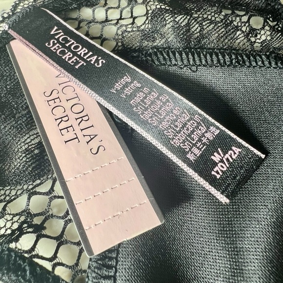 2022 Victoria's Secret Faux Leather and Lace Thong Size Medium NWT - Picture 6 of 7